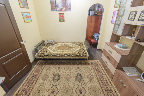 Продам двухкомнатную (2-комн.) квартиру, Курганная ул, 14, Азов г