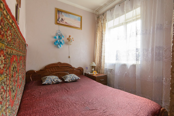 Продам двухкомнатную (2-комн.) квартиру, Курганная ул, 14, Азов г