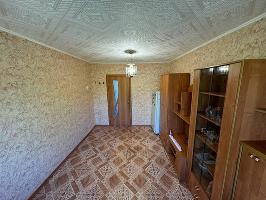 Продам двухкомнатную (2-комн.) квартиру, Строителей ул, 9, Солнечный рп