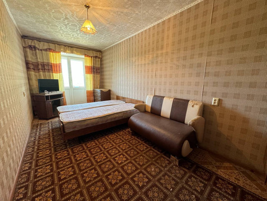 Продам двухкомнатную (2-комн.) квартиру, Строителей ул, 9, Солнечный рп