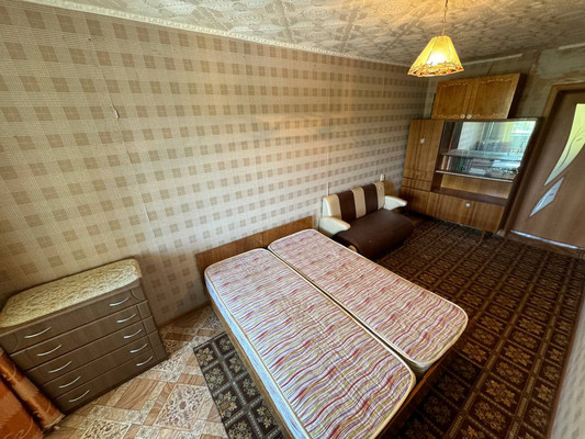 Продам двухкомнатную (2-комн.) квартиру, Строителей ул, 9, Солнечный рп