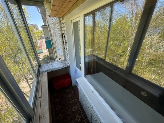 Продам двухкомнатную (2-комн.) квартиру, Строителей ул, 9, Солнечный рп