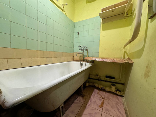 Продам двухкомнатную (2-комн.) квартиру, Строителей ул, 9, Солнечный рп