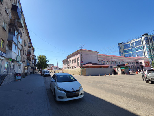 Продам многокомнатную квартиру, Брянская ул, 1, Воронеж г