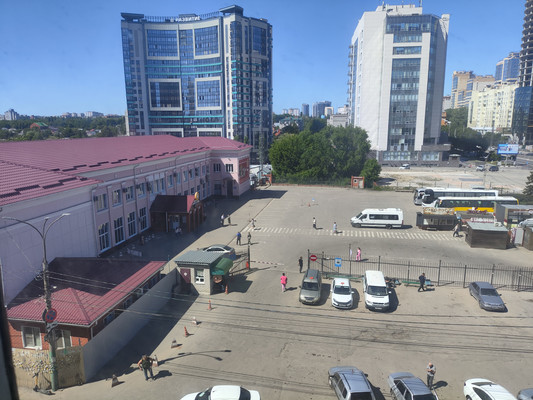 Продам многокомнатную квартиру, Брянская ул, 1, Воронеж г