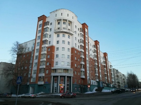 Продам трехкомнатную (3-комн.) квартиру, Советская ул, 3, Сыктывкар г