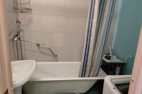 Сдам двухкомнатную (2-комн.) квартиру, Октябрьская ул, 98, Арсеньев г