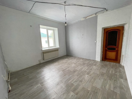 Продам двухкомнатную (2-комн.) квартиру, Заводская ул, 3, Эльбан рп