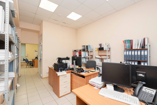 Продам торговое помещение 195,7 м2, Героев Стратосферы ул, 13, Воронеж г