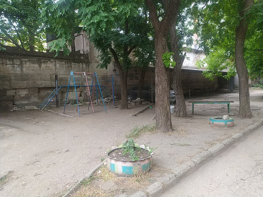 Продам трехкомнатную (3-комн.) квартиру, Студенческая ул, 18, Симферополь г