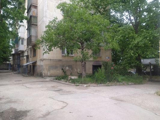 Продам трехкомнатную (3-комн.) квартиру, Студенческая ул, 18, Симферополь г