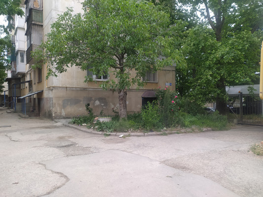 Продам трехкомнатную (3-комн.) квартиру, Студенческая ул, 18, Симферополь г