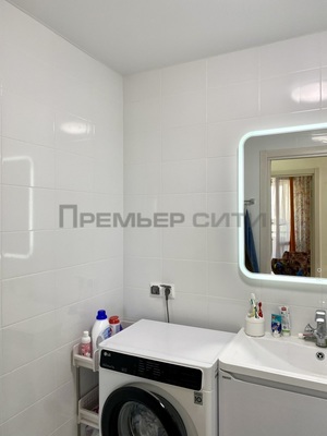 Продам двухкомнатную (2-комн.) квартиру, 65 лет Победы ул, 4, Калуга г