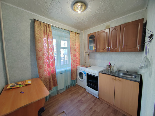 Продам двухкомнатную (2-комн.) квартиру, Красноармейская ул, 147, Нижний Тагил г