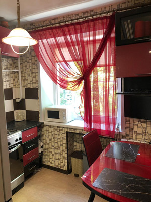 Продам двухкомнатную (2-комн.) квартиру, Псковская ул, 18, Великий Новгород г