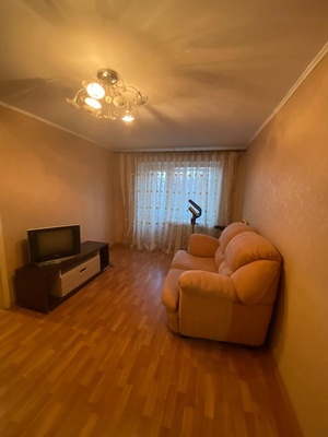 Сдам двухкомнатную (2-комн.) квартиру, Максима Горького ул, 5, Волчанск г