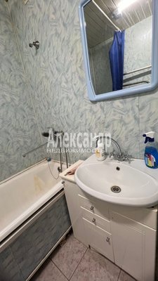 Продам трехкомнатную (3-комн.) квартиру, Лесная ул, д. 7, Светогорск г