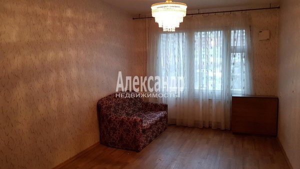 Продам двухкомнатную (2-комн.) квартиру, Бадаева ул, д. 8 корп. 1, Санкт-Петербург г