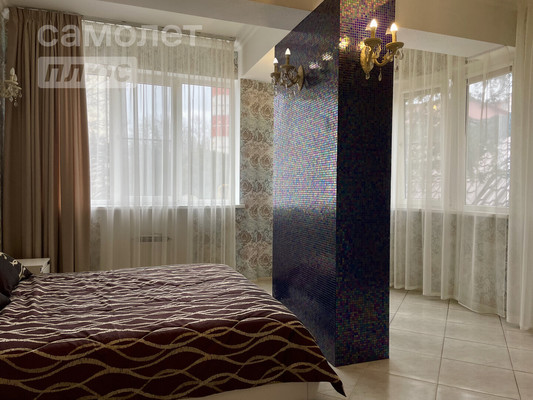 Продам трехкомнатную (3-комн.) квартиру, Виноградная ул, 19, Беранда с