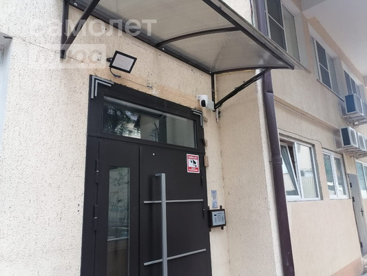 Продам трехкомнатную (3-комн.) квартиру, Виноградная ул, 19, Беранда с