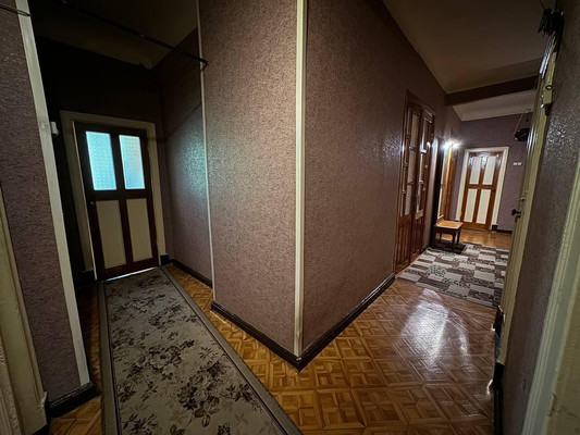 Продам трехкомнатную (3-комн.) квартиру, Октябрьский пр-кт, 39, Комсомольск-на-Амуре г