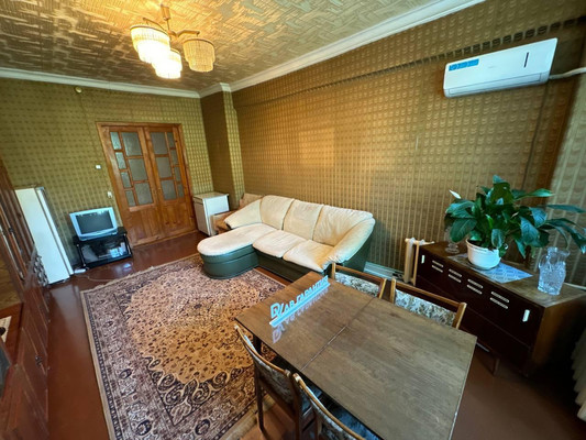 Продам трехкомнатную (3-комн.) квартиру, Октябрьский пр-кт, 39, Комсомольск-на-Амуре г