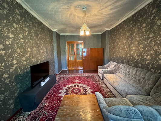 Продам трехкомнатную (3-комн.) квартиру, Октябрьский пр-кт, 39, Комсомольск-на-Амуре г