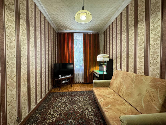 Продам трехкомнатную (3-комн.) квартиру, Октябрьский пр-кт, 39, Комсомольск-на-Амуре г