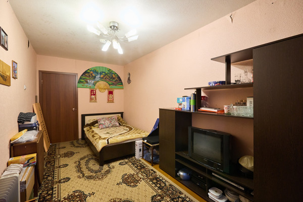 Продам трехкомнатную (3-комн.) квартиру, Связи проезд, 16, Мурманск г