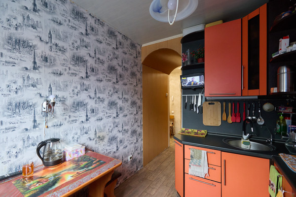 Продам трехкомнатную (3-комн.) квартиру, Связи проезд, 16, Мурманск г