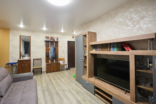Продам трехкомнатную (3-комн.) квартиру, Связи проезд, 16, Мурманск г
