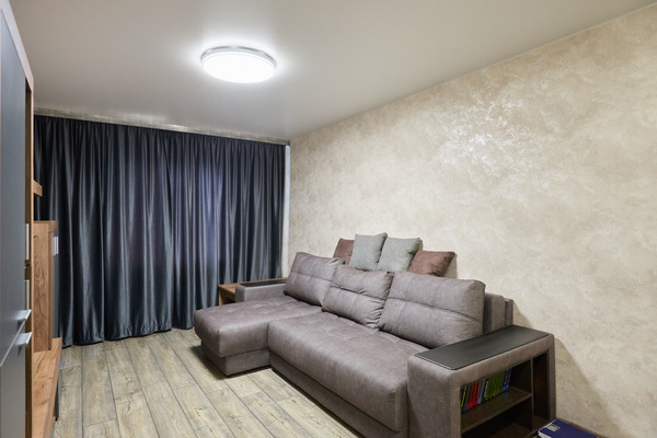 Продам трехкомнатную (3-комн.) квартиру, Связи проезд, 16, Мурманск г