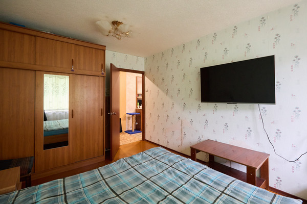 Продам трехкомнатную (3-комн.) квартиру, Связи проезд, 16, Мурманск г
