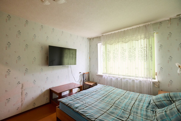 Продам трехкомнатную (3-комн.) квартиру, Связи проезд, 16, Мурманск г