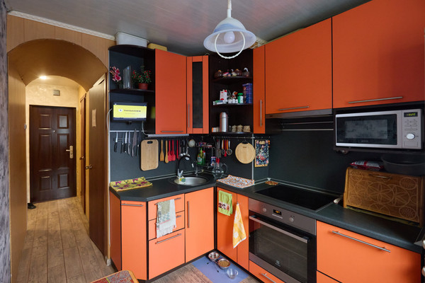 Продам трехкомнатную (3-комн.) квартиру, Связи проезд, 16, Мурманск г