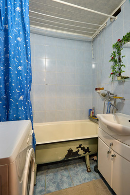 Продам трехкомнатную (3-комн.) квартиру, Связи проезд, 16, Мурманск г