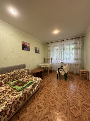 Сдам двухкомнатную (2-комн.) квартиру, Ленина ул, 45, Алушта г