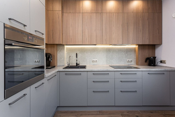 Продам двухкомнатную (2-комн.) квартиру, Орудийная ул, 32В, Калининград г