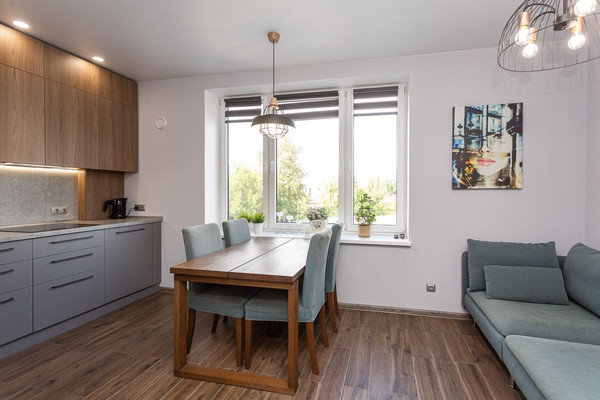 Продам двухкомнатную (2-комн.) квартиру, Орудийная ул, 32В, Калининград г