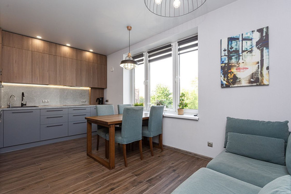 Продам двухкомнатную (2-комн.) квартиру, Орудийная ул, 32В, Калининград г