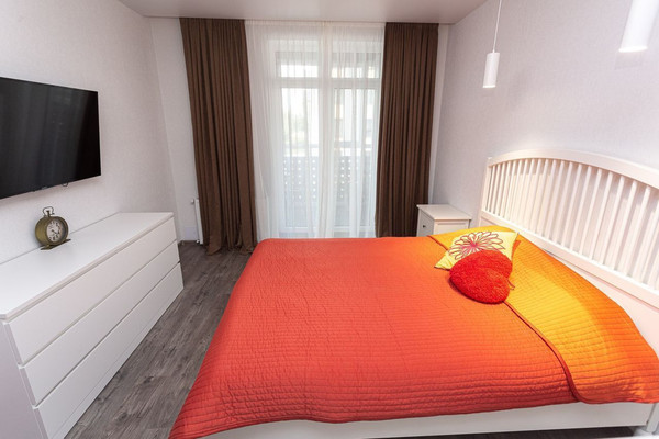 Продам двухкомнатную (2-комн.) квартиру, Орудийная ул, 32В, Калининград г