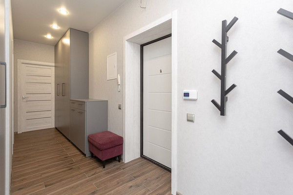 Продам двухкомнатную (2-комн.) квартиру, Орудийная ул, 32В, Калининград г