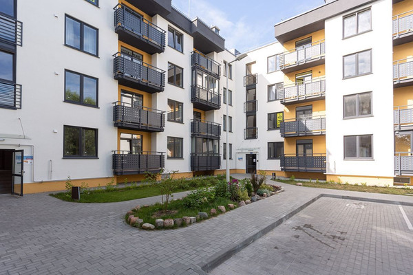 Продам двухкомнатную (2-комн.) квартиру, Орудийная ул, 32В, Калининград г