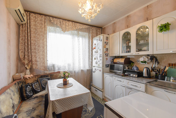 Продам трехкомнатную (3-комн.) квартиру, Днепропетровская ул, 46, Ростов-на-Дону г