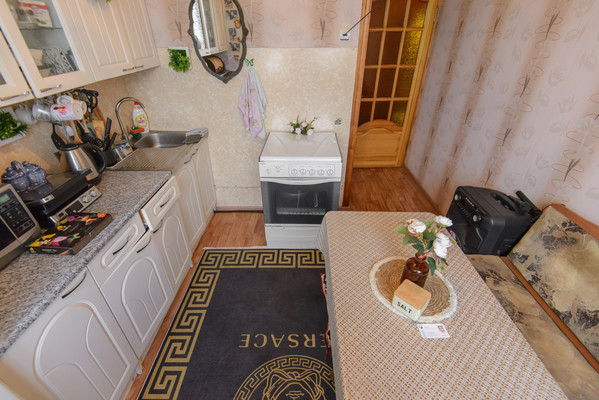 Продам трехкомнатную (3-комн.) квартиру, Днепропетровская ул, 46, Ростов-на-Дону г