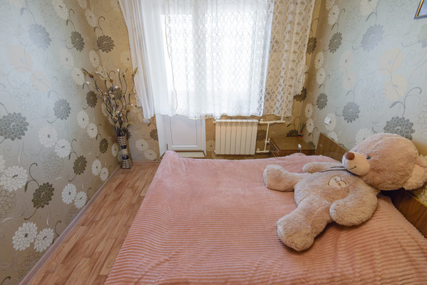 Продам трехкомнатную (3-комн.) квартиру, Днепропетровская ул, 46, Ростов-на-Дону г