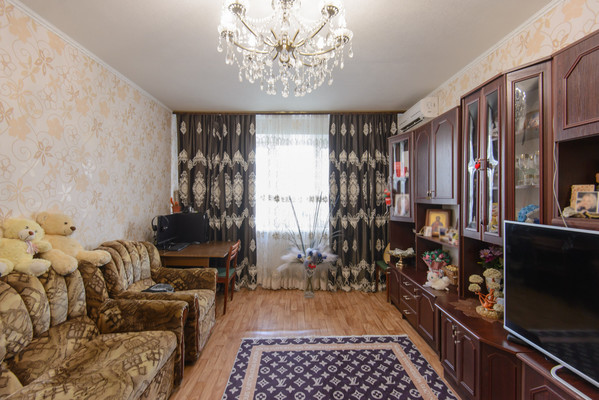 Продам трехкомнатную (3-комн.) квартиру, Днепропетровская ул, 46, Ростов-на-Дону г