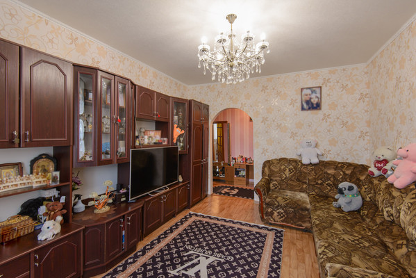 Продам трехкомнатную (3-комн.) квартиру, Днепропетровская ул, 46, Ростов-на-Дону г