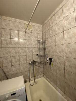 Продам трехкомнатную (3-комн.) квартиру, Мира ул, 2а, Нижневартовск г