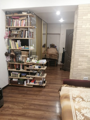 Продам двухкомнатную (2-комн.) квартиру, Пискунова ул, 9в, Нижний Новгород г
